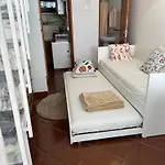 Hébergement de vacances Natalie's Tiny House- 6 Minutes From The Beach! *