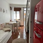 Natalie's Tiny House- 6 Minutes From The Beach! *
