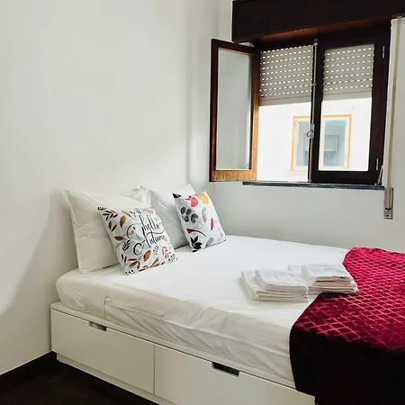 Natalie's Tiny House- 6 Minutes From The Beach! Hébergement de vacances Odeceixe