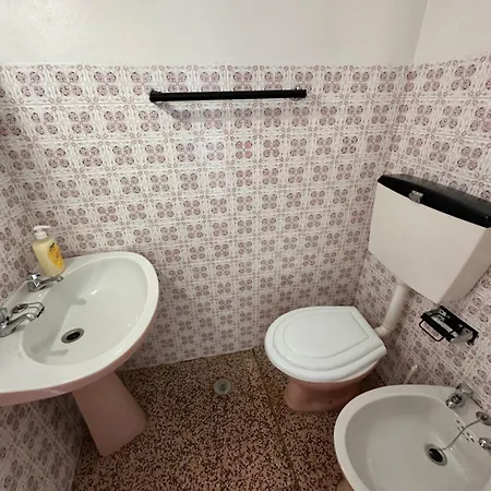 度假居 Natalie's Tiny House- 6 Minutes From The Beach!