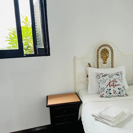 Natalie's Tiny House- 6 Minutes From The Beach! Holiday home Odeceixe
