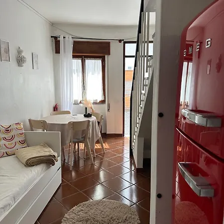 Natalie's Tiny House- 6 Minutes From The Beach! *