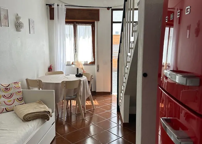 Natalie's Tiny House- 6 Minutes From The Beach! *